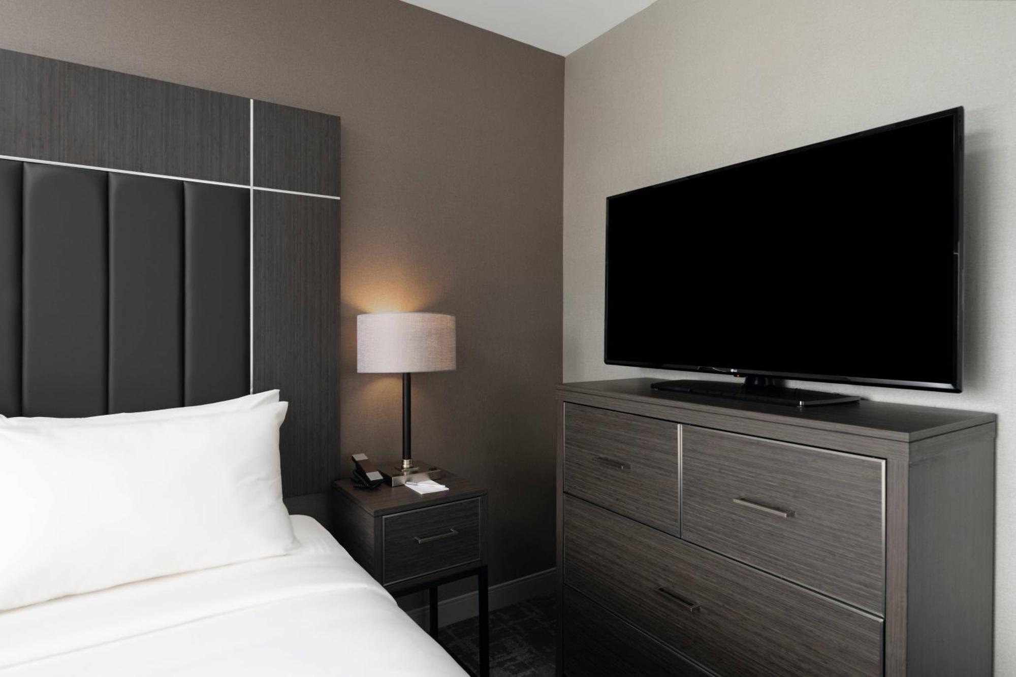 Towneplace Suites By Marriott Boston Medford Exterior photo